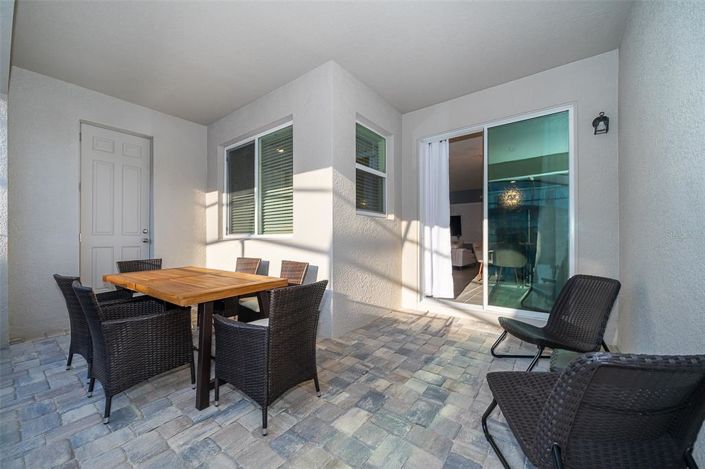 Image No.17-4 Bed Townhouse for sale