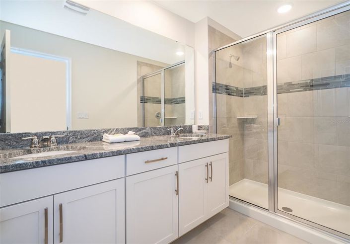 Image No.20-4 Bed Townhouse for sale