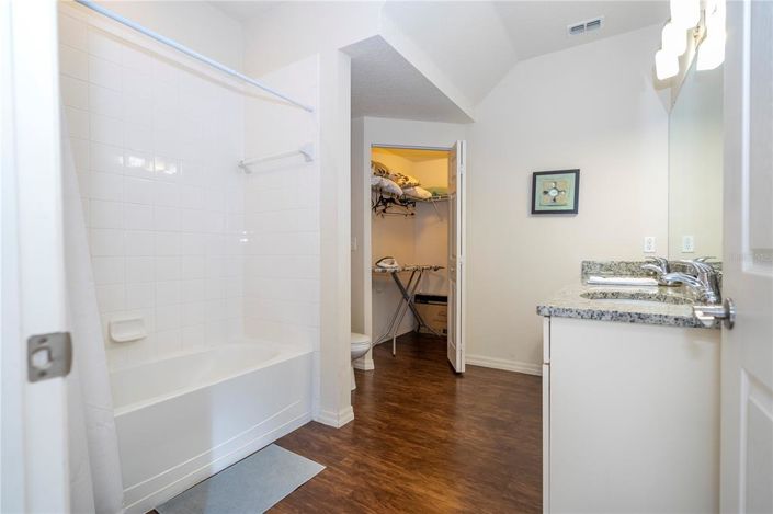 Image No.18-3 Bed Townhouse for sale