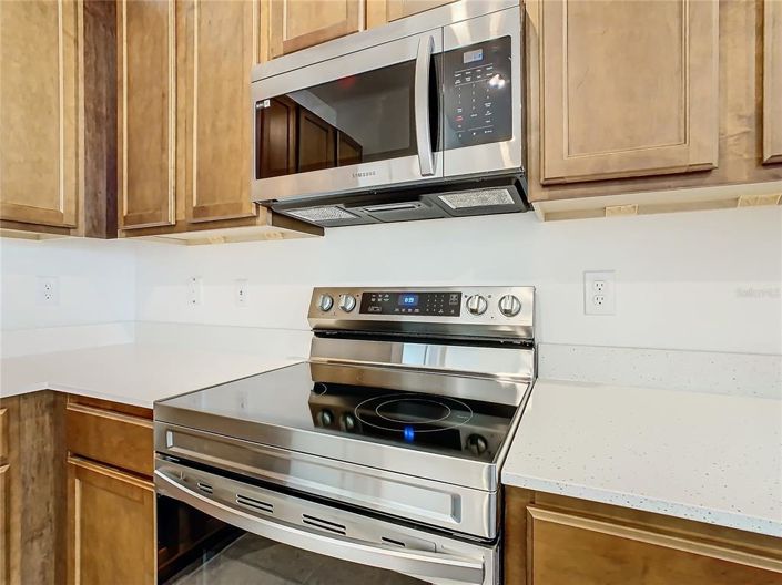 Image No.16-8 Bed Property for sale