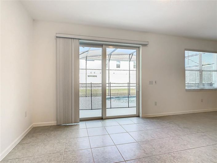 Image No.20-8 Bed Property for sale