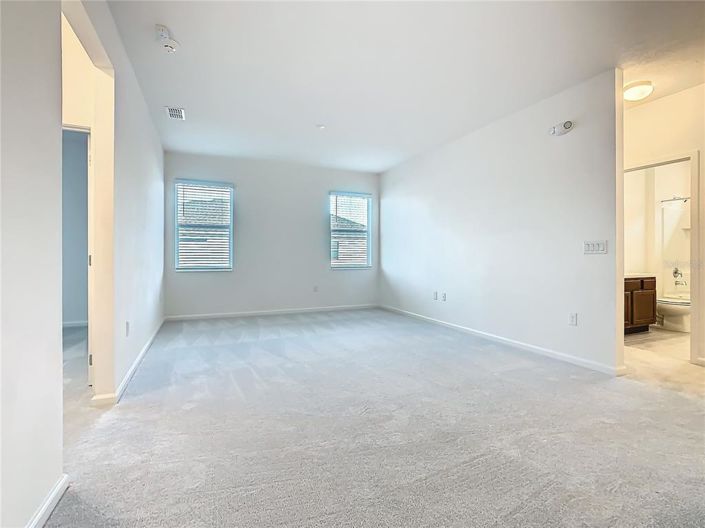 Image No.34-8 Bed Property for sale