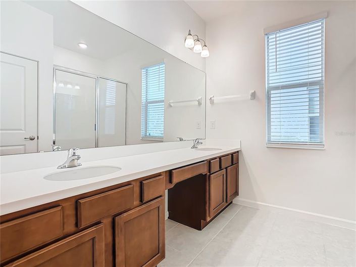 Image No.53-8 Bed Property for sale