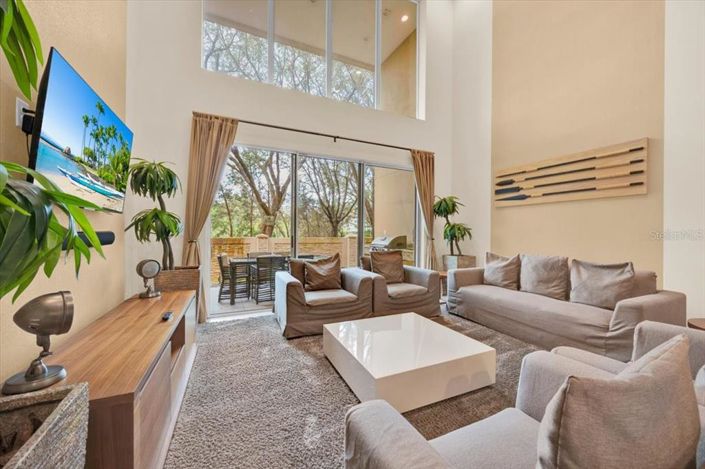 Image No.11-3 Bed Townhouse for sale