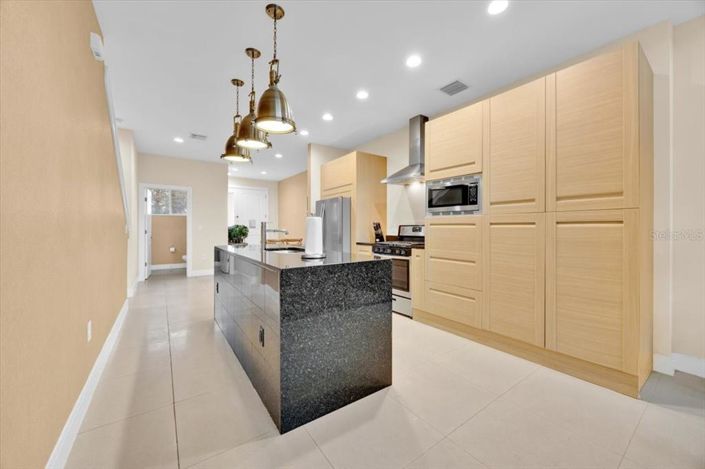 Image No.9-3 Bed Townhouse for sale