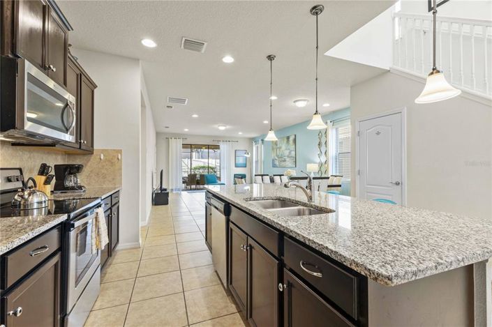 Image No.7-6 Bed Property for sale