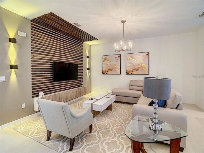 Image No.13-4 Bed Townhouse for sale