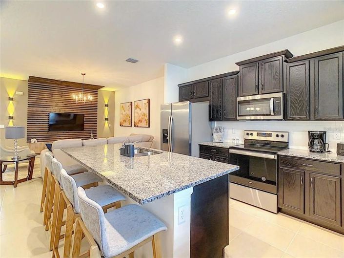 Image No.20-4 Bed Townhouse for sale