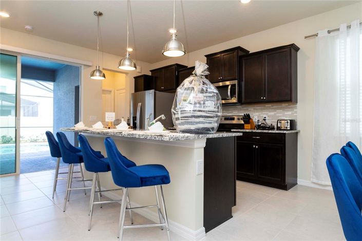 Image No.10-5 Bed Property for sale