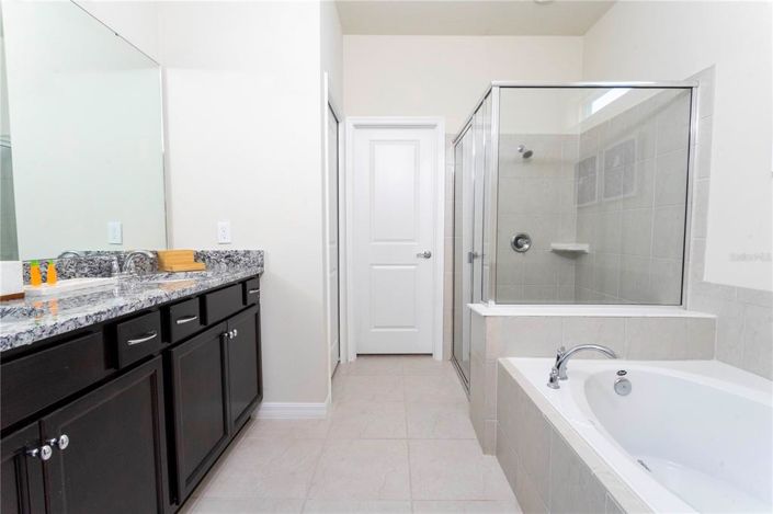 Image No.20-5 Bed Property for sale