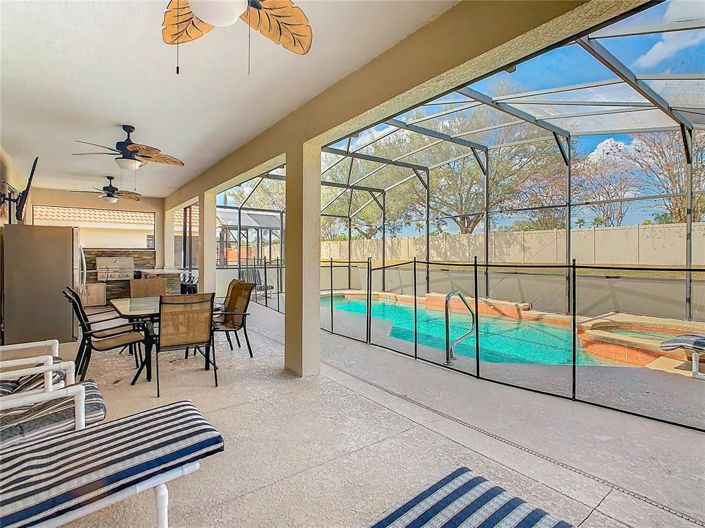 Image No.61-6 Bed Property for sale