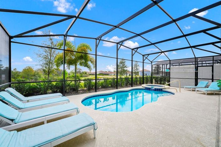 Image No.50-7 Bed Property for sale