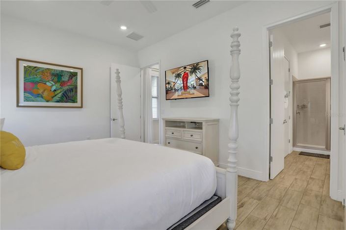 Image No.15-2 Bed Property for sale