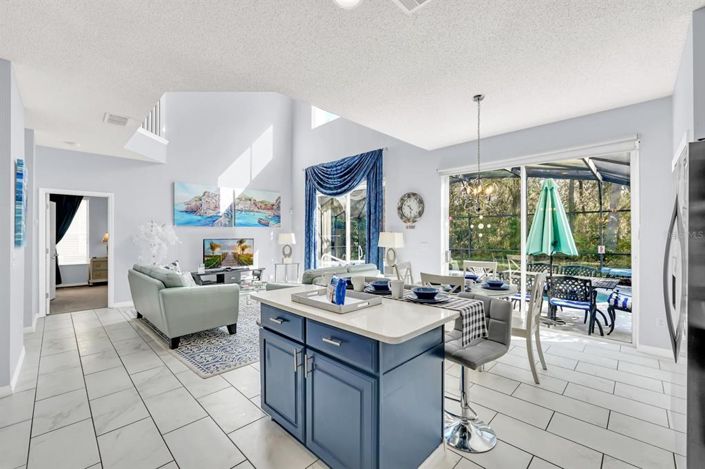 Image No.19-6 Bed Property for sale