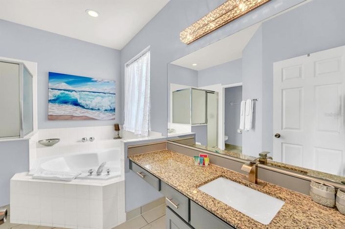 Image No.25-6 Bed Property for sale