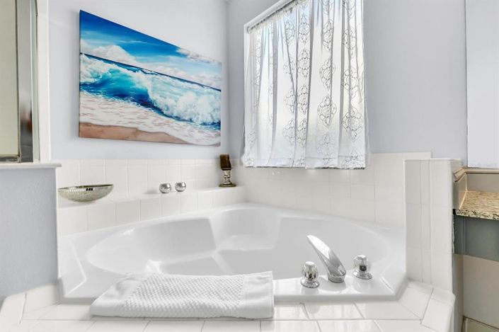 Image No.26-6 Bed Property for sale