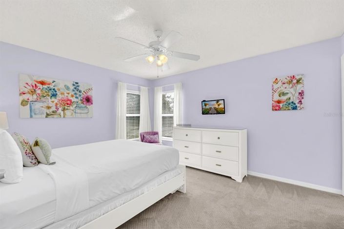 Image No.32-6 Bed Property for sale