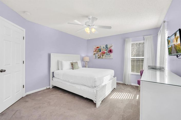 Image No.33-6 Bed Property for sale