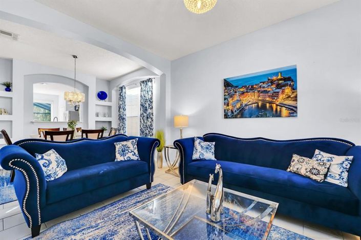 Image No.5-6 Bed Property for sale