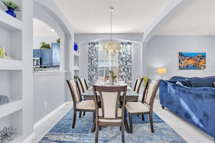 Image No.8-6 Bed Property for sale