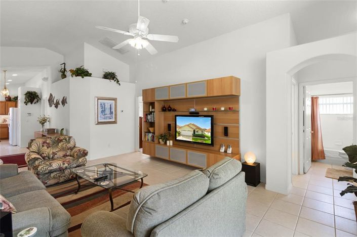 Image No.6-4 Bed Property for sale