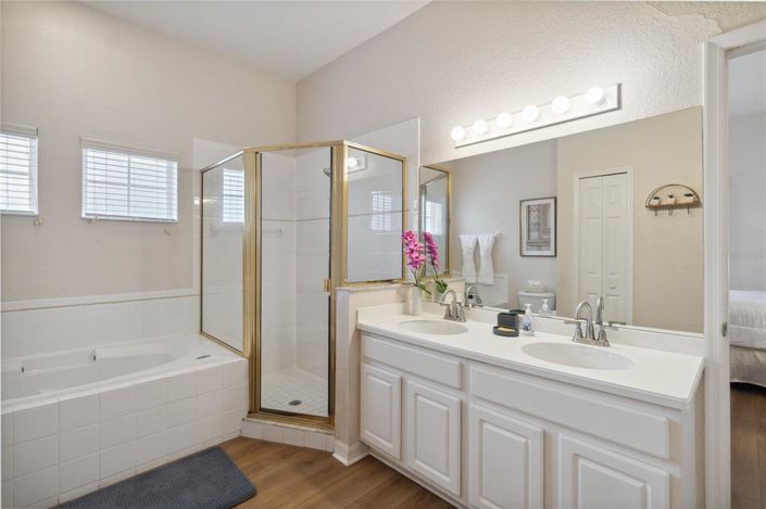 Image No.27-3 Bed Property for sale