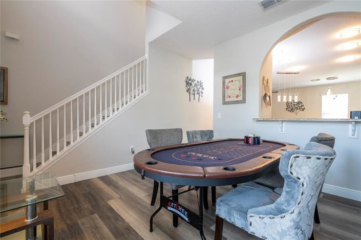 Image No.10-7 Bed Property for sale