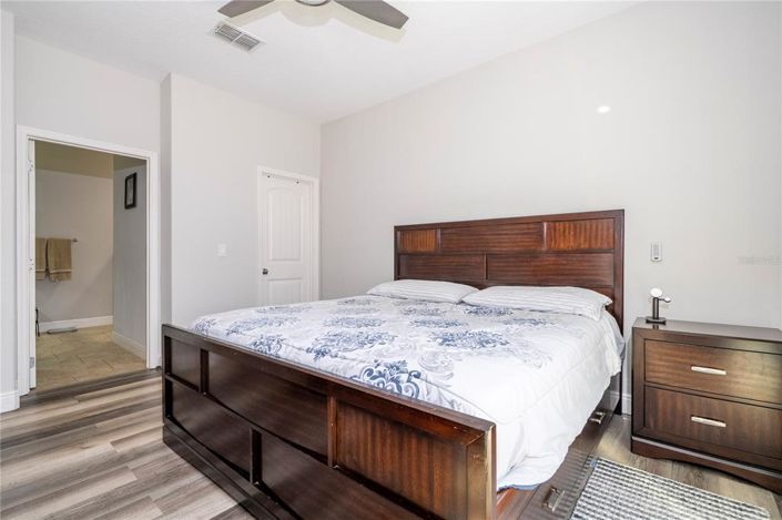 Image No.28-7 Bed Property for sale