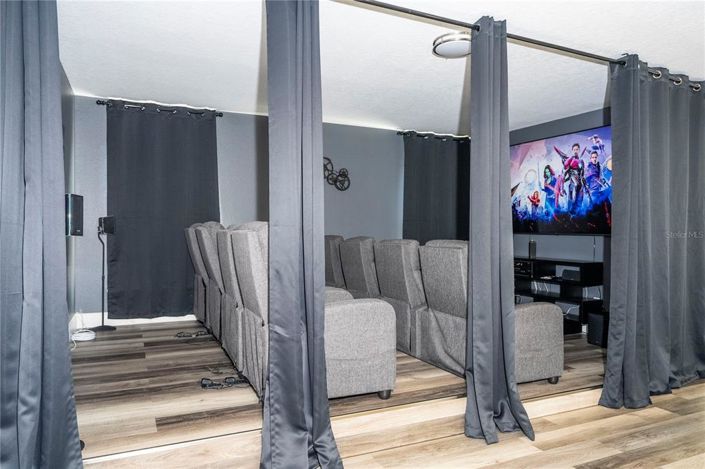 Image No.50-7 Bed Property for sale