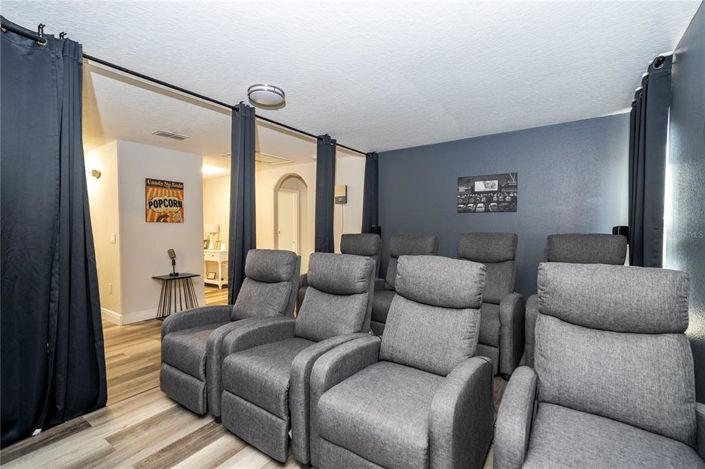 Image No.52-7 Bed Property for sale