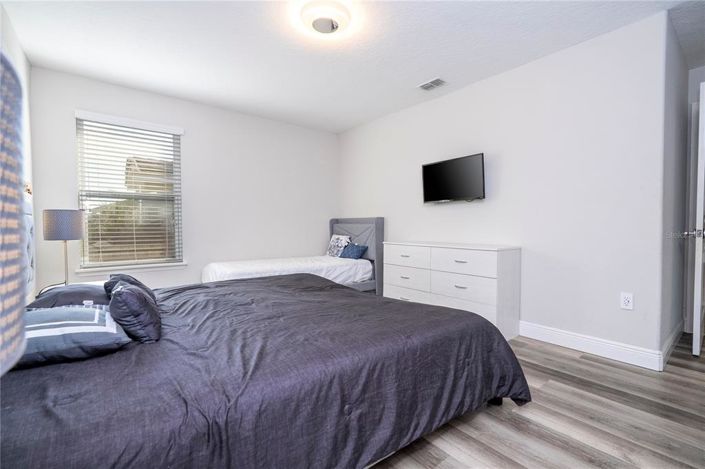 Image No.56-7 Bed Property for sale