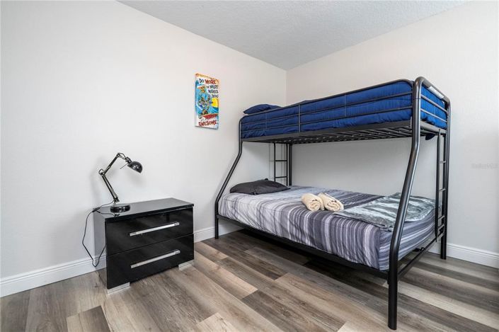 Image No.60-7 Bed Property for sale