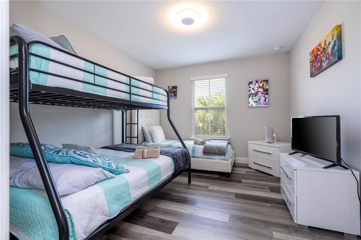 Image No.74-7 Bed Property for sale