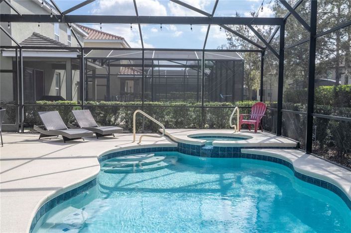 Image No.83-7 Bed Property for sale