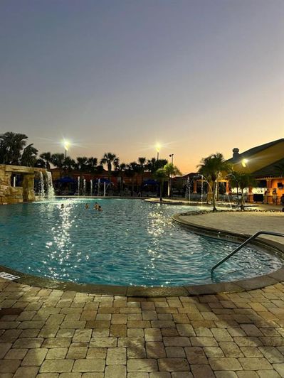 Image No.28-5 Bed Townhouse for sale