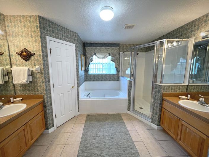 Image No.32-5 Bed Property for sale