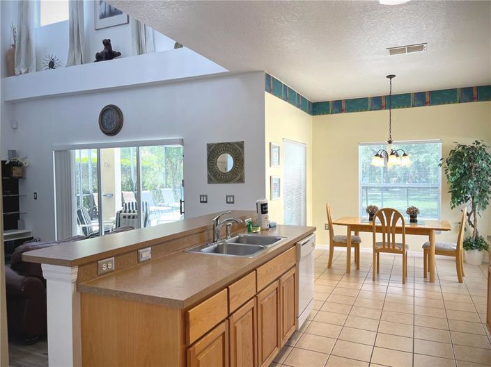 Image No.8-5 Bed Property for sale