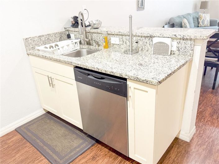 Image No.11-3 Bed Townhouse for sale