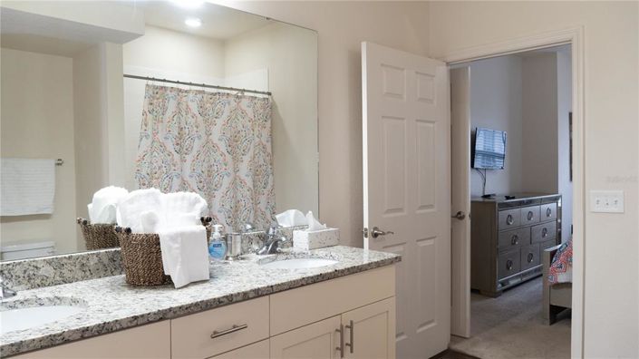 Image No.22-3 Bed Townhouse for sale