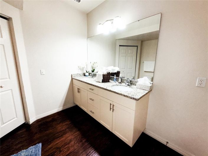 Image No.32-3 Bed Townhouse for sale