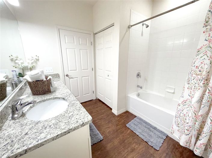 Image No.50-3 Bed Townhouse for sale