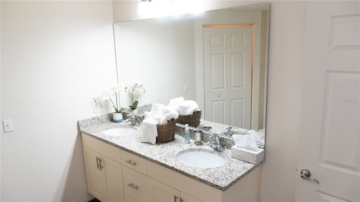 Image No.57-3 Bed Townhouse for sale