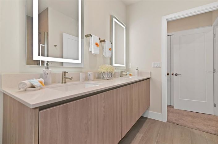 Image No.23-4 Bed Townhouse for sale