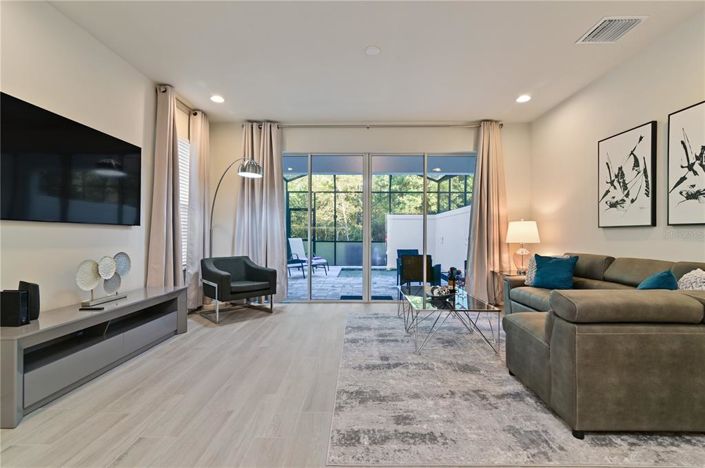 Image No.26-4 Bed Townhouse for sale