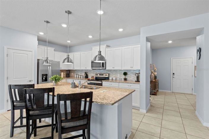 Image No.10-5 Bed Townhouse for sale