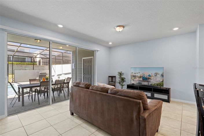 Image No.11-5 Bed Townhouse for sale