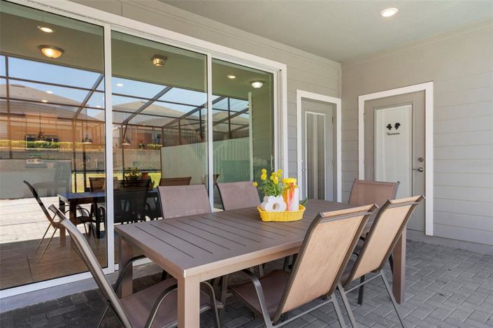 Image No.18-5 Bed Townhouse for sale