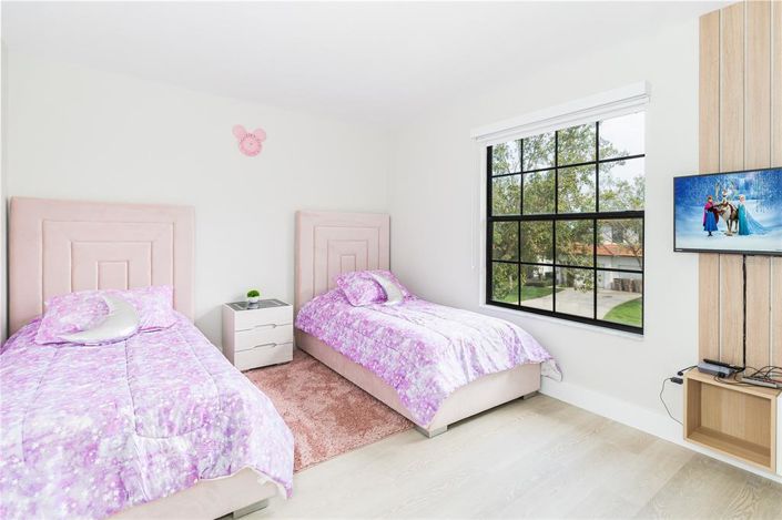 Image No.29-4 Bed Property for sale