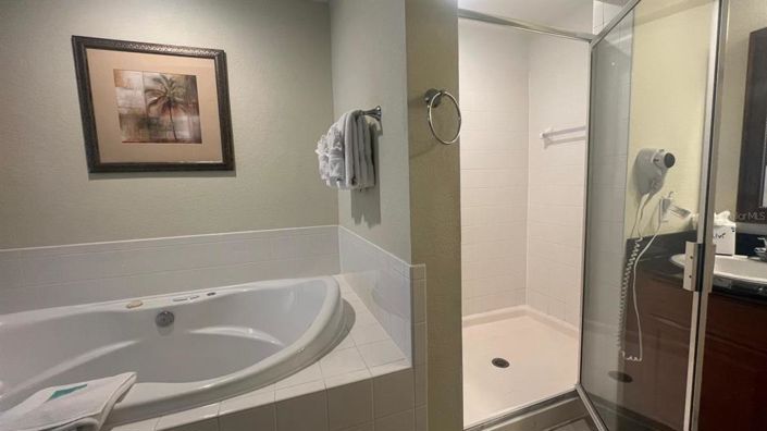 Image No.27-2 Bed Property for sale