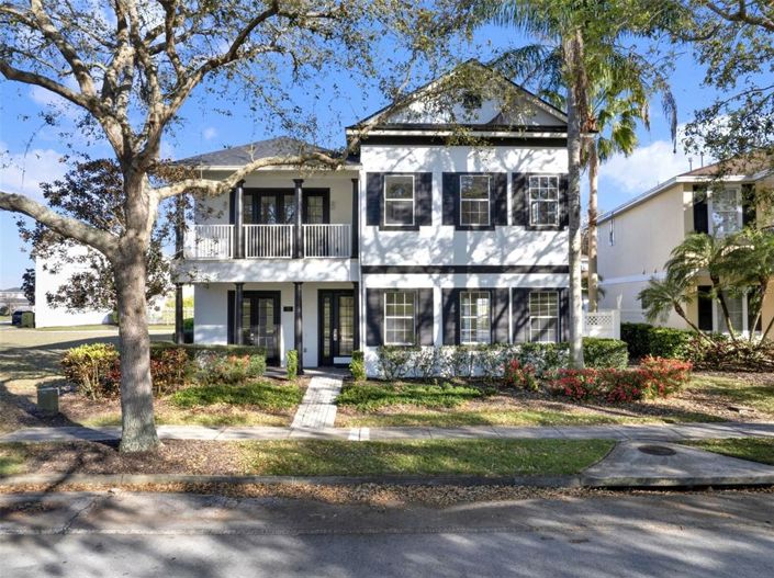 Image No.1-6 Bed Property for sale